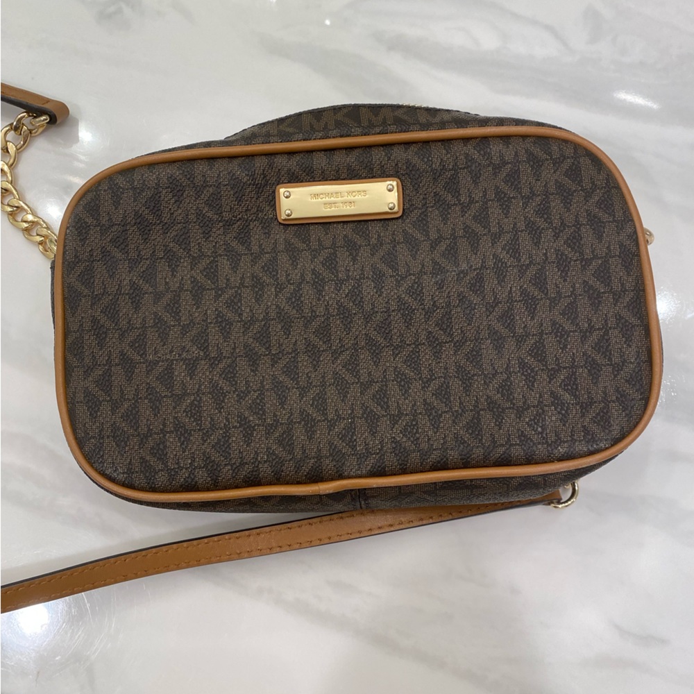 Michael Kors / Jet Set Canvas Crossover Bag